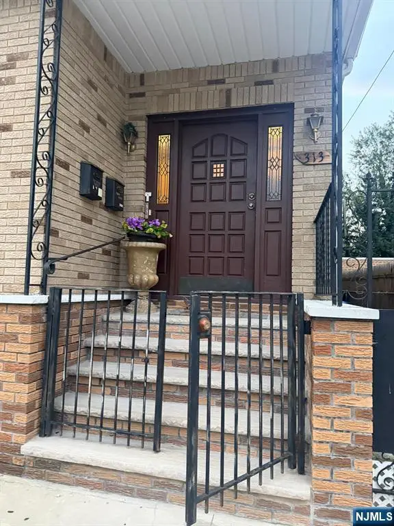 313 Chestnut Street, Kearny, NJ 07032 - #2