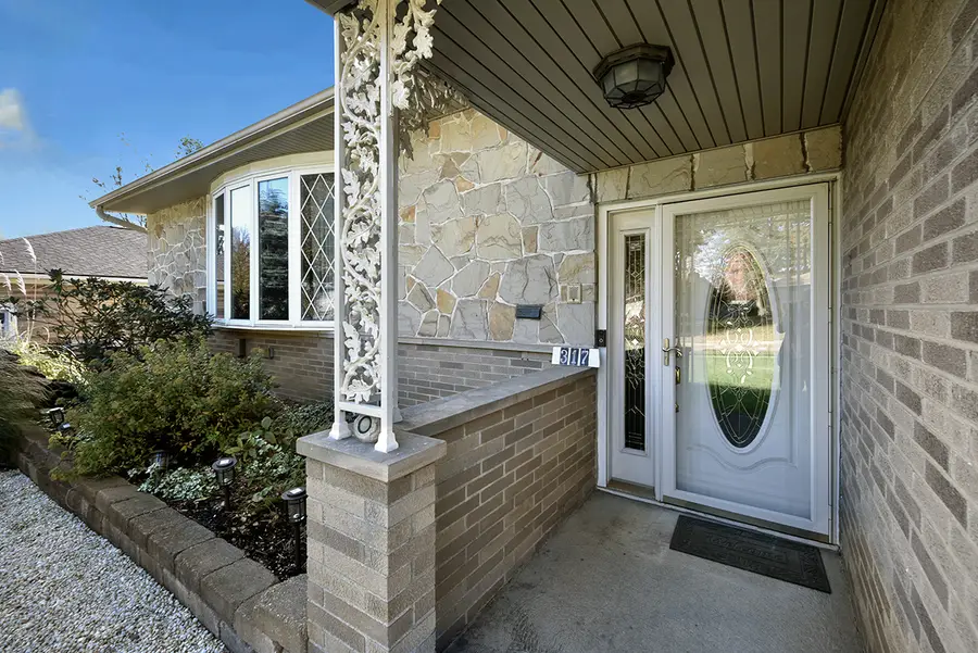 317 Park Drive, Brooklyn Heights, OH 44131 - Image #2