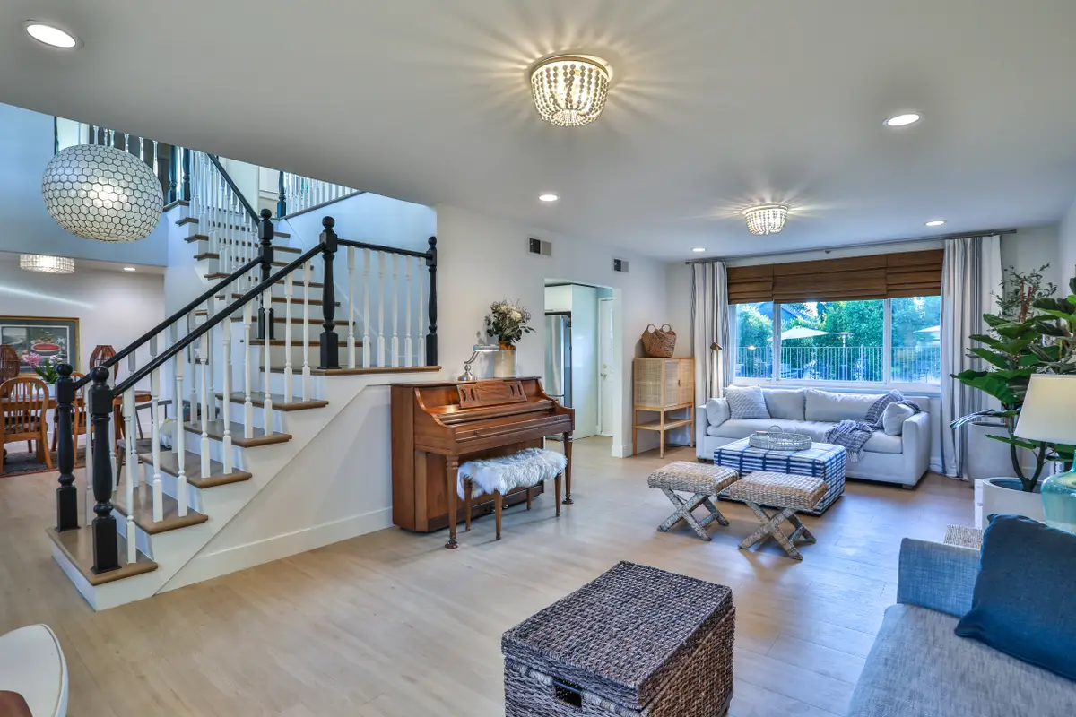 2117 Oxford, Claremont, CA 91711 - #1