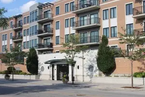 135 S York Street , 208, Elmhurst, IL 60126