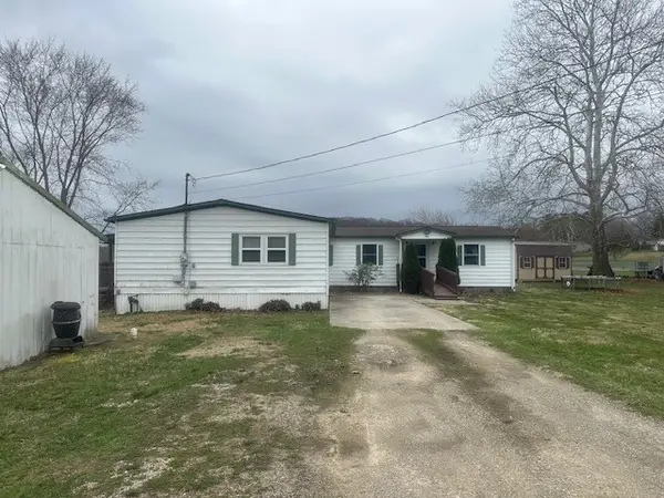 915 Charles Street, Logan, OH 43138