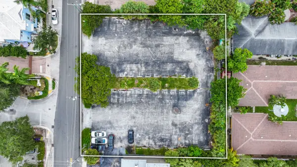 929 NE 17 Way, Fort Lauderdale, FL 33304