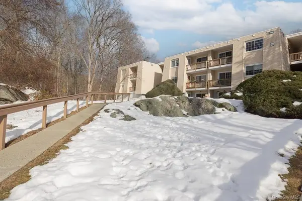 529 Fox Run Lane, Carmel, NY 10512