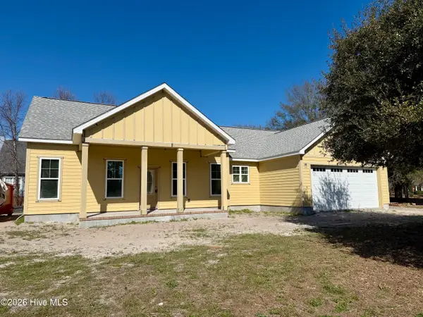 6098 Turtlewood Drive, Southport, NC 28461