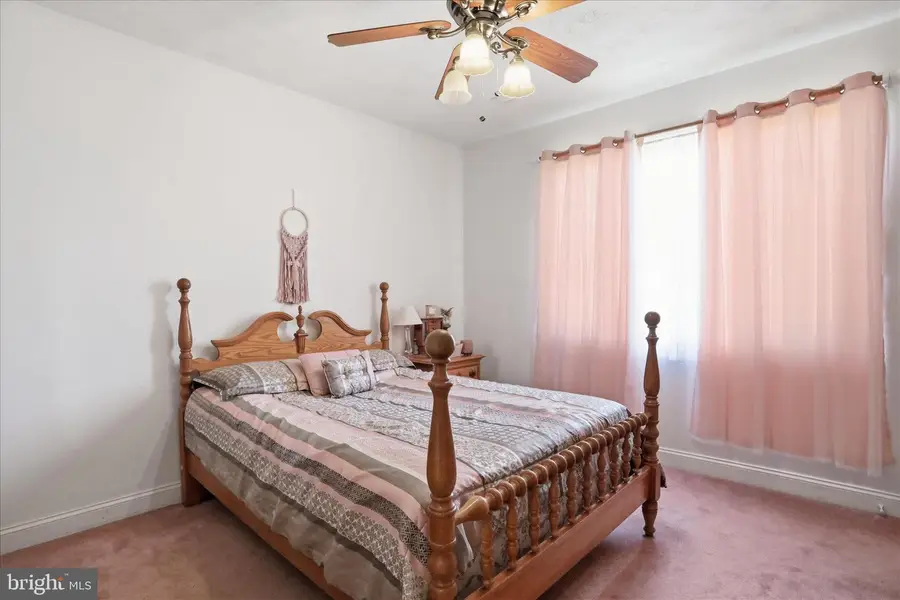524 S Mcdaniel Ln, Shenandoah, VA 22849 - #2