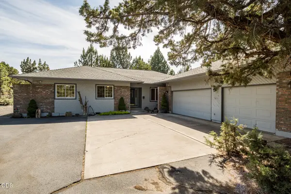 64507 Mcgrath Rd, Bend, OR 97701