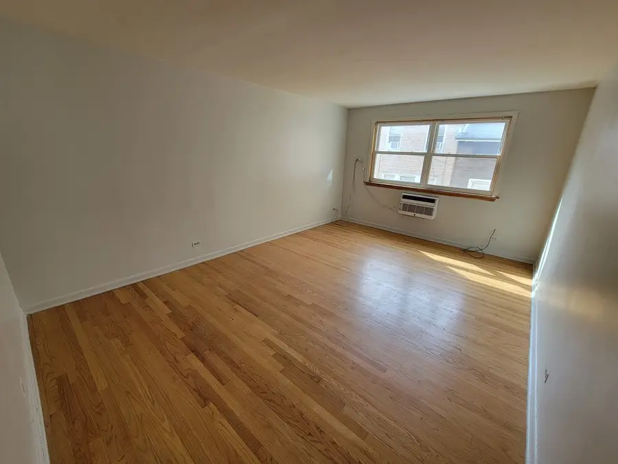 6440 N Richmond Street , 1B, Chicago, IL 60645 - #2