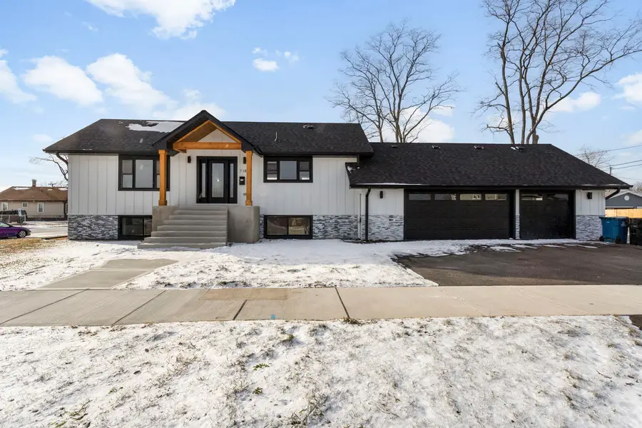 718 E 152nd Street, Phoenix, IL 60426 - Image #2