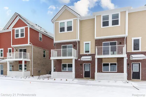 4825 Parkside Lane, Troy, MI 48085