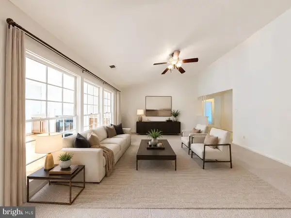 10701 Kings Riding Way , 302-14, Rockville, MD 20852