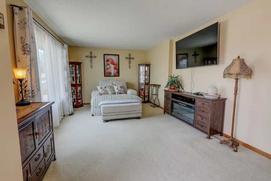 1115 E 7th Street, Pella, IA 50219 - #2