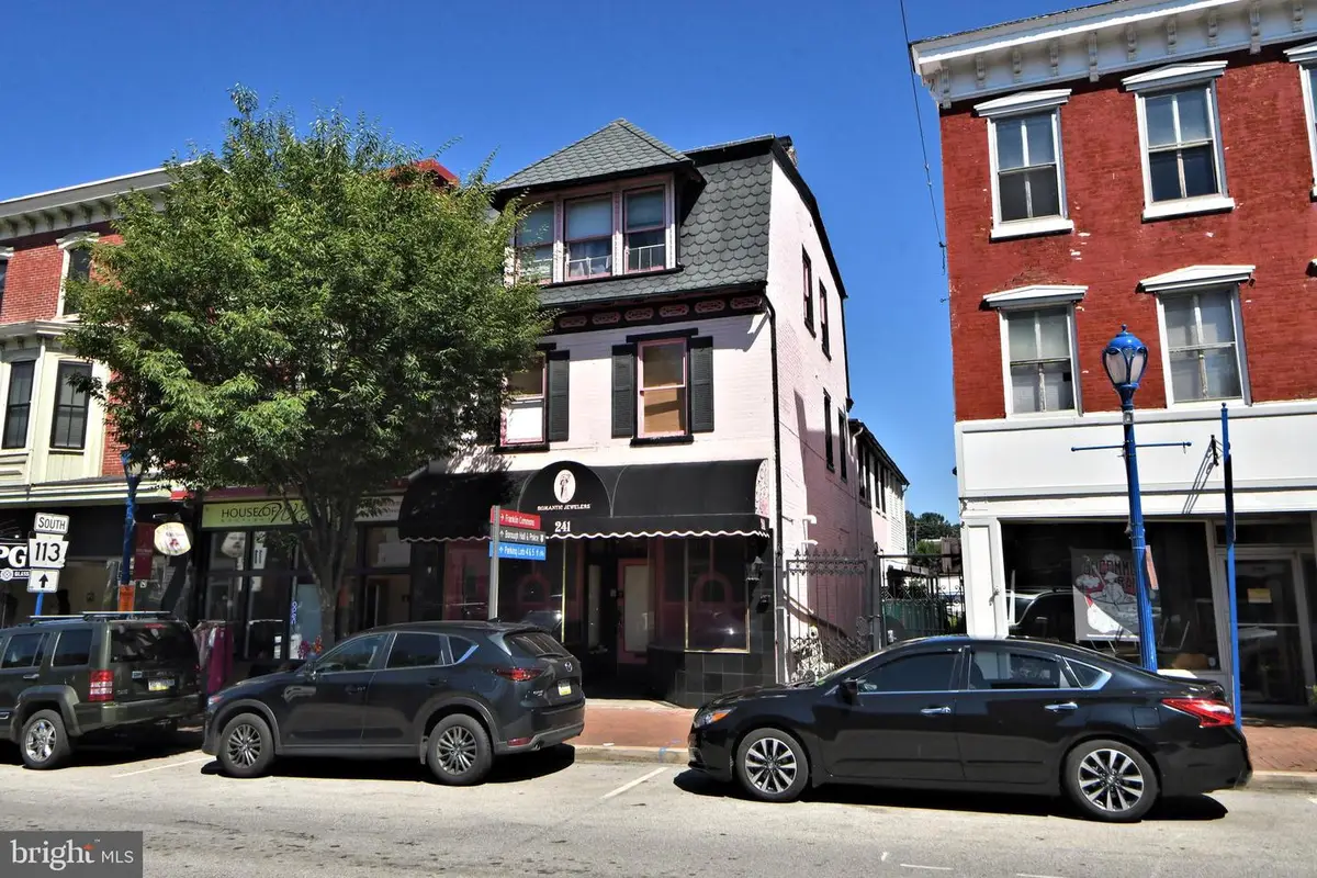 241 Bridge St #apt A, Phoenixville, PA 19460 - #1