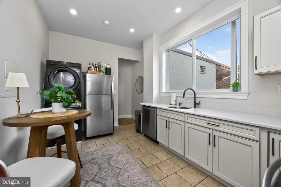 241 Bridge St #apt A, Phoenixville, PA 19460 - #2