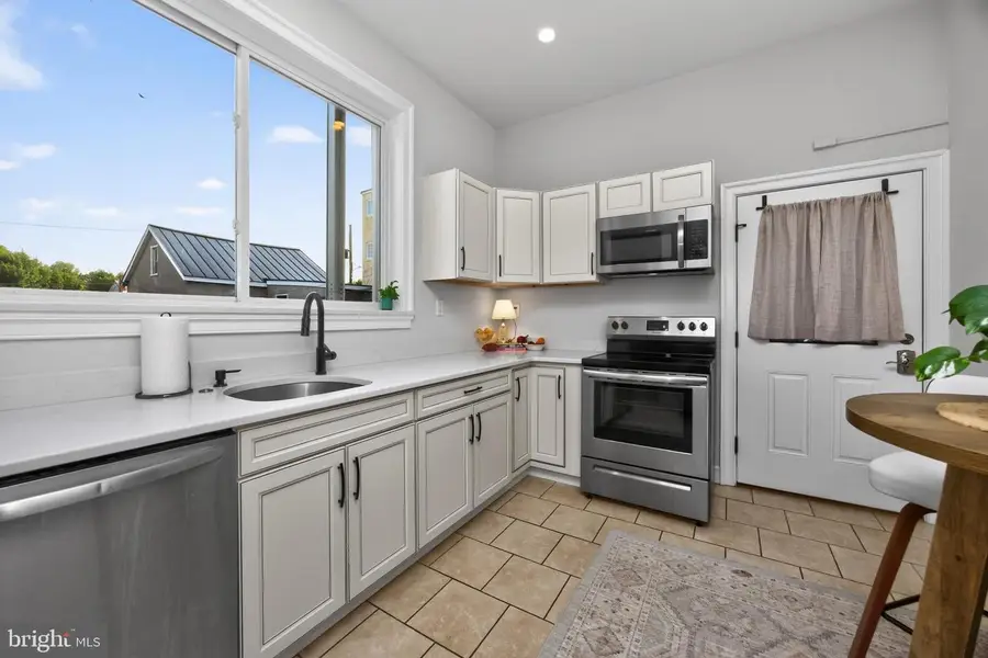 241 Bridge St #apt A, Phoenixville, PA 19460 - #3