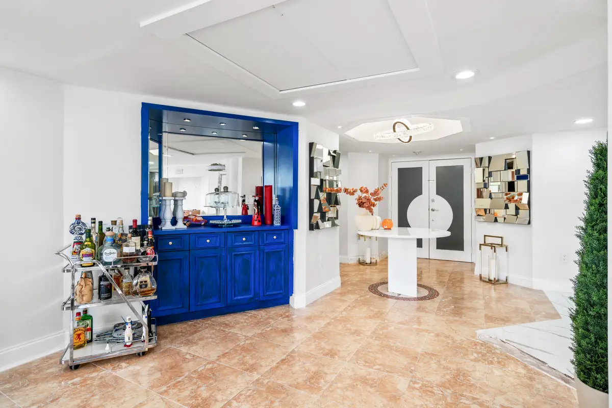 905 Brickell Bay Dr #230, Miami, FL 33131 - #1