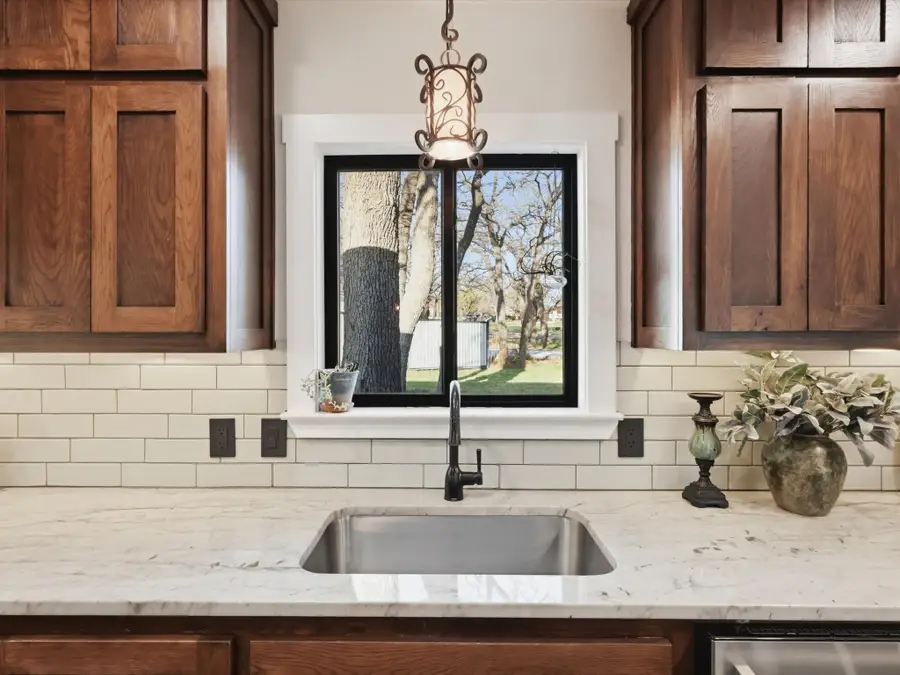 1006 Newell Drive, Hudson Oaks, TX 76087 - #3