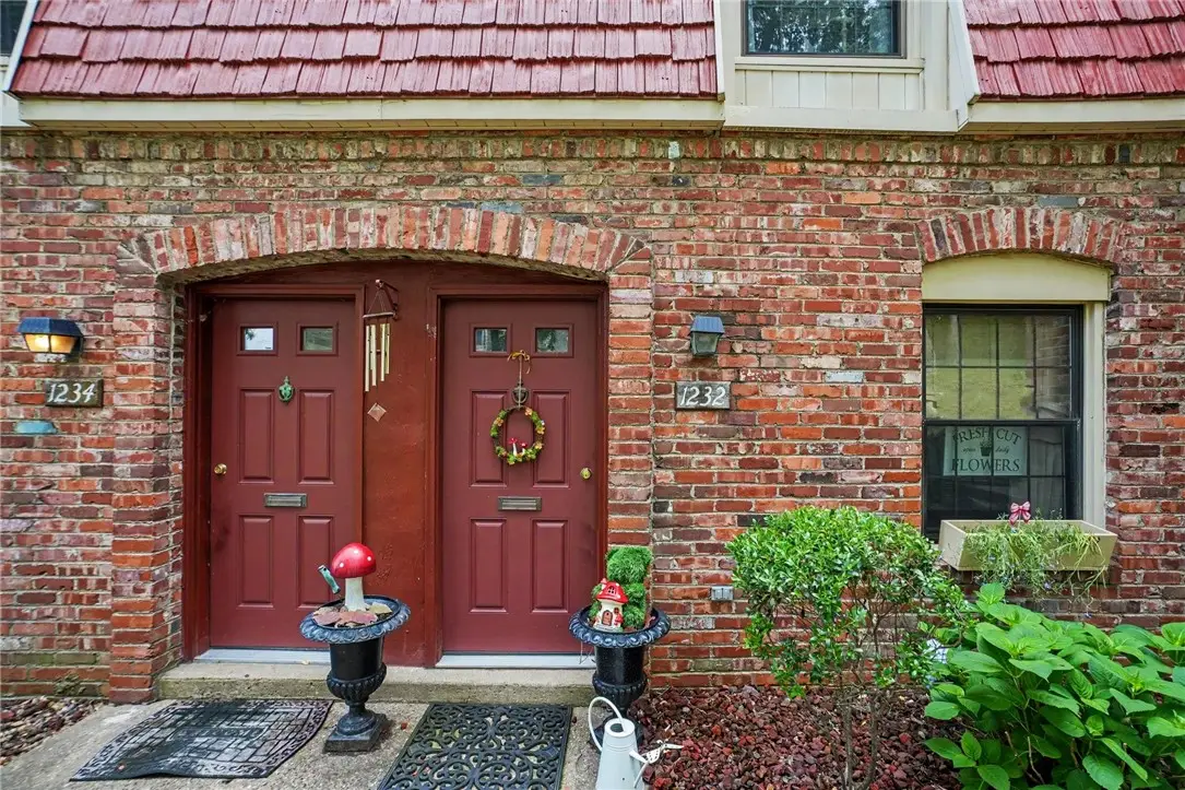 1232 Pennsbury Blvd, Pittsburgh, PA 15205 - #1
