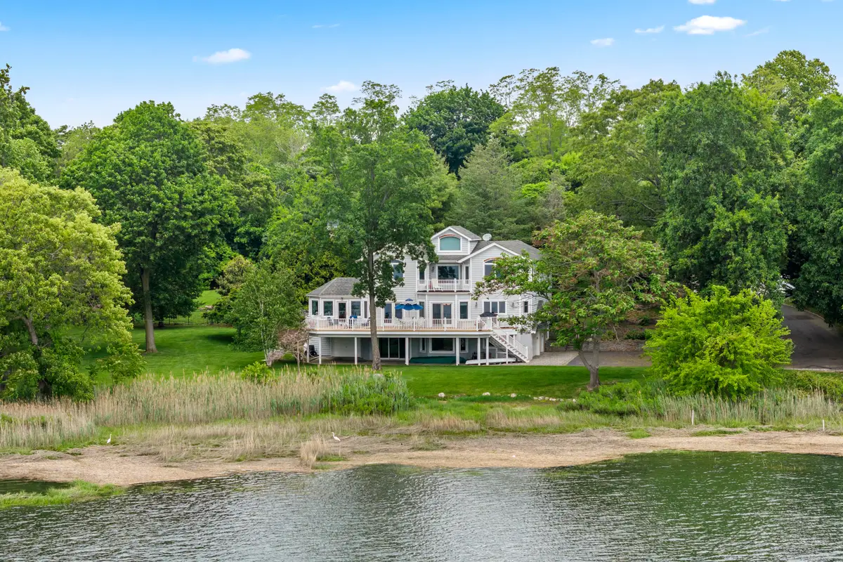 17 Youngs Lane, Setauket, NY 11733 - Image #1