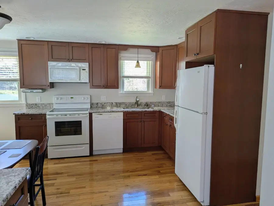 7 Pleasant St, Grafton, MA 01519 - Image #3