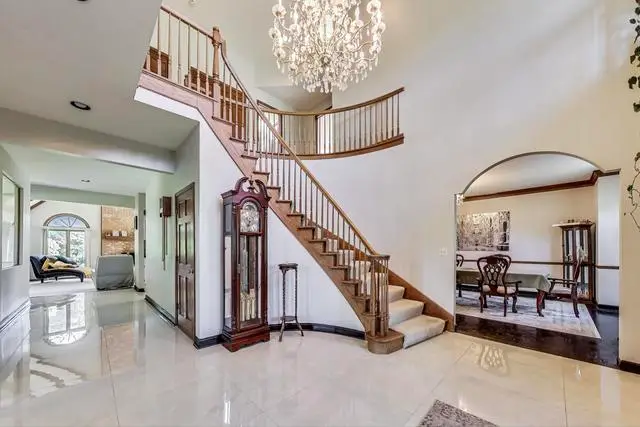 33 N Liberty Drive, South Barrington, IL 60010 - Image #2