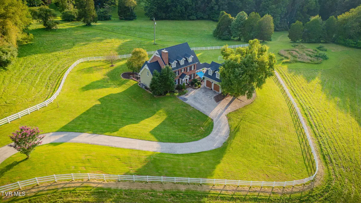 5500 Shawnee Drive, Kingsport, TN 37664 - #1