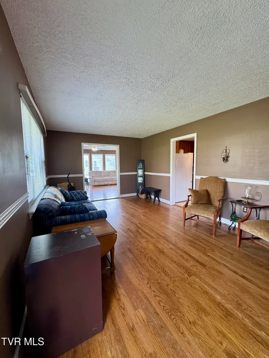 303 Circle Drive, Bristol, TN 37620 - #3