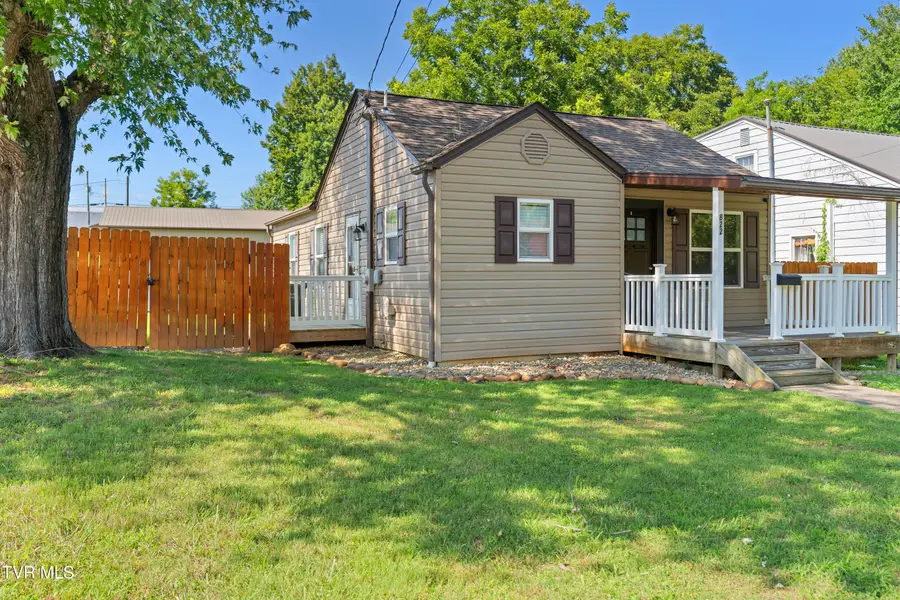 822 Carson Street, Greeneville, TN 37743 - #2