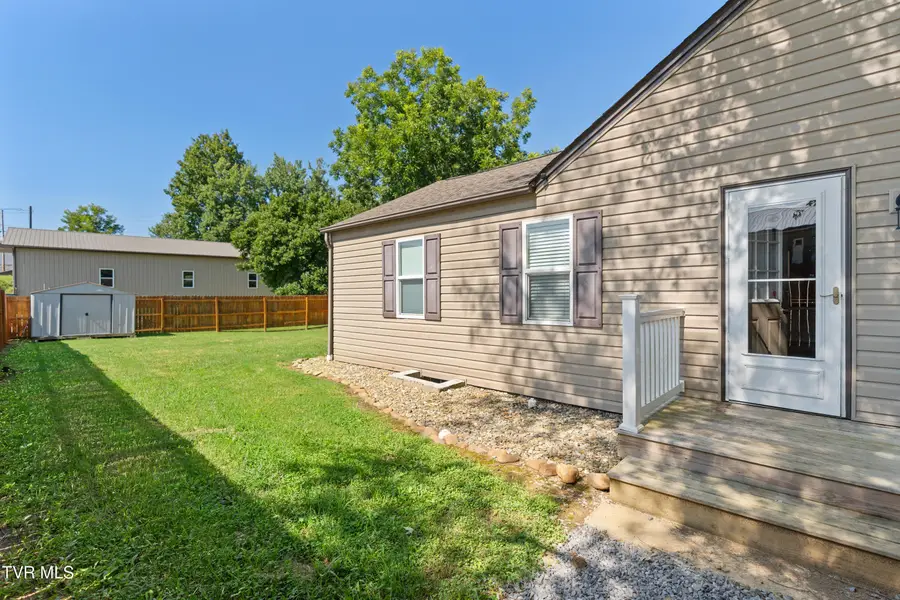 822 Carson Street, Greeneville, TN 37743 - #3