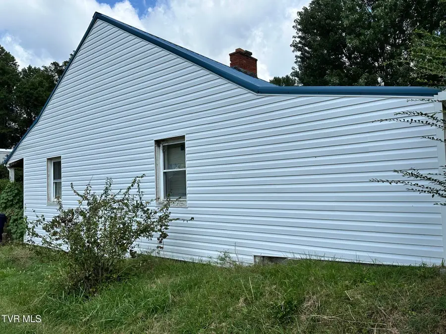 2164 Carolina Avenue, Bristol, TN 37620 - #2