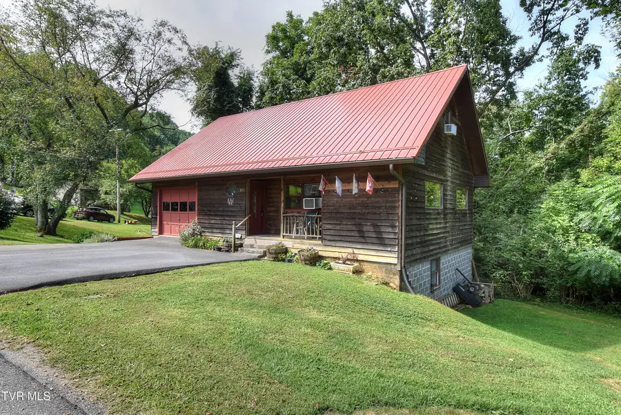909 Paris Street, Elizabethton, TN 37643 - #3
