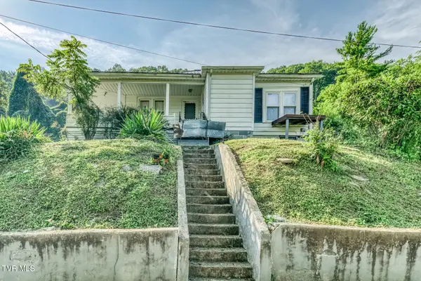 242 Robinson Avenue, Pennington Gap, VA 24277