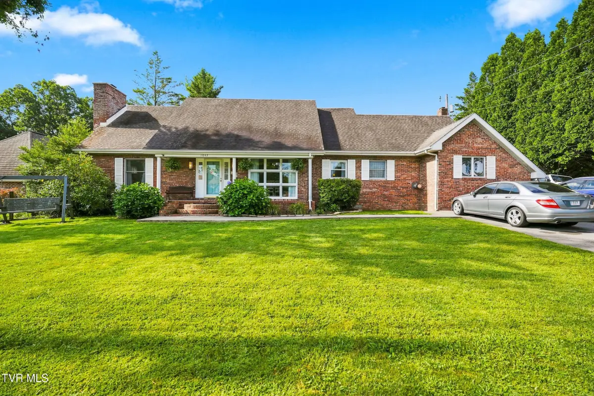 1043 Southeast Circle Drive, Wise, VA 24293 - #1