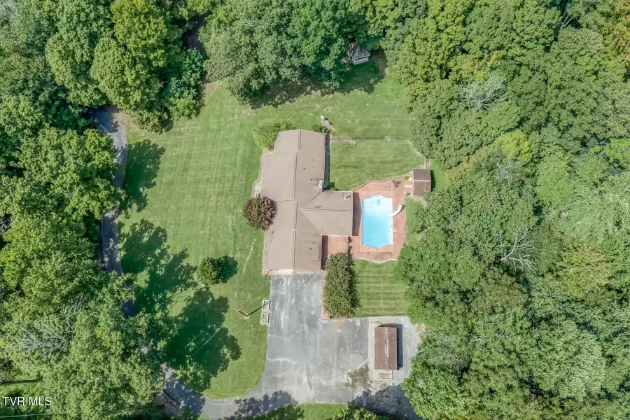 744 Sycamore Shoals Drive, Elizabethton, TN 37643 - #2