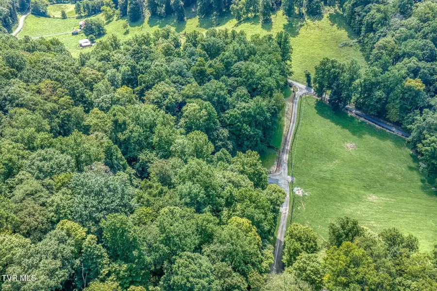 744 Sycamore Shoals Drive, Elizabethton, TN 37643 - #3