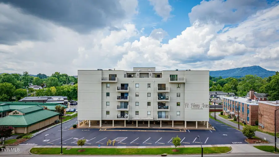 1585 Fort Henry Drive #Apt 6c, Kingsport, TN 37664 - #2
