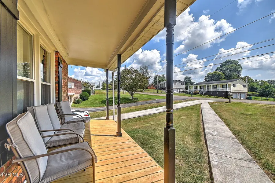 15409 Skyland Avenue, Bristol, VA 24202 - #3