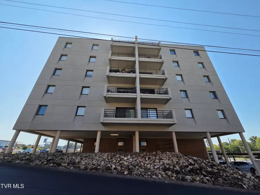 1585 Fort Henry Drive #Apt 3f, Kingsport, TN 37664 - #2