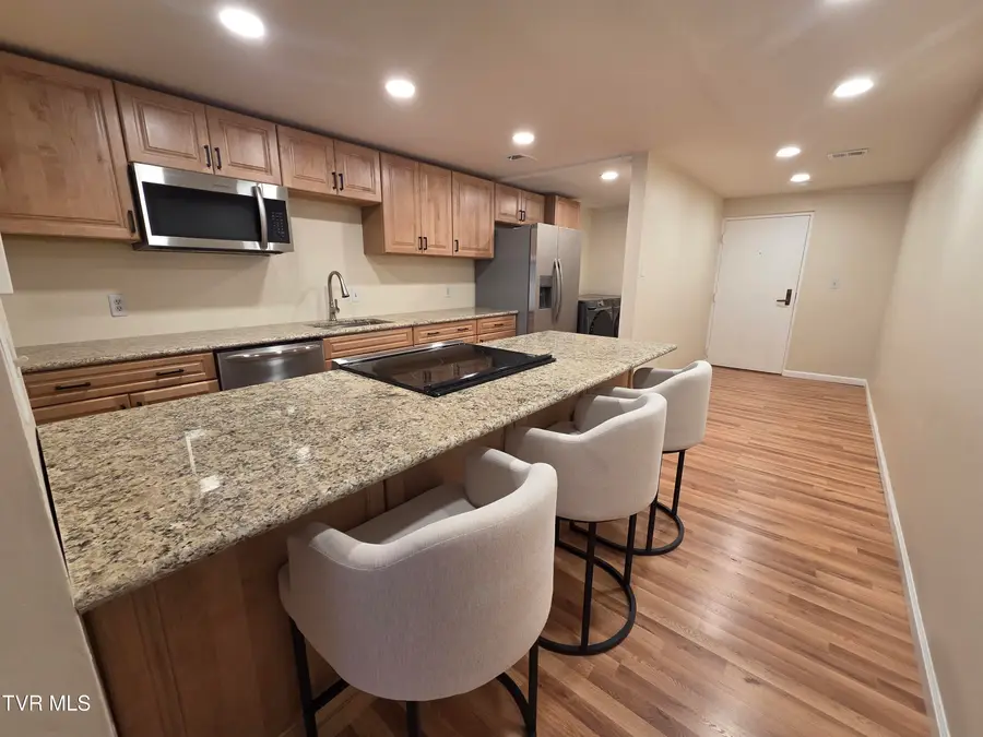 1585 Fort Henry Drive #Apt 3f, Kingsport, TN 37664 - #3
