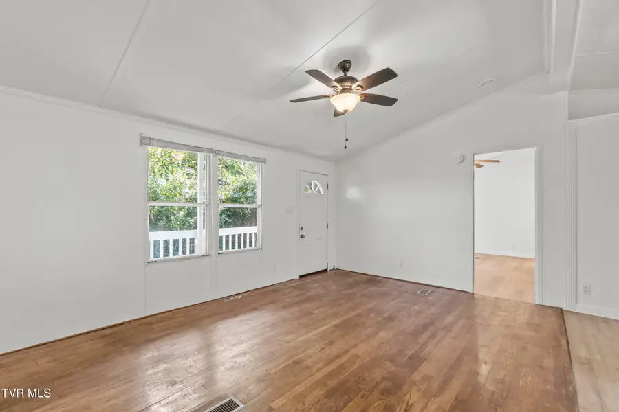 176 Old Kentucky Road, Greeneville, TN 37743 - #2