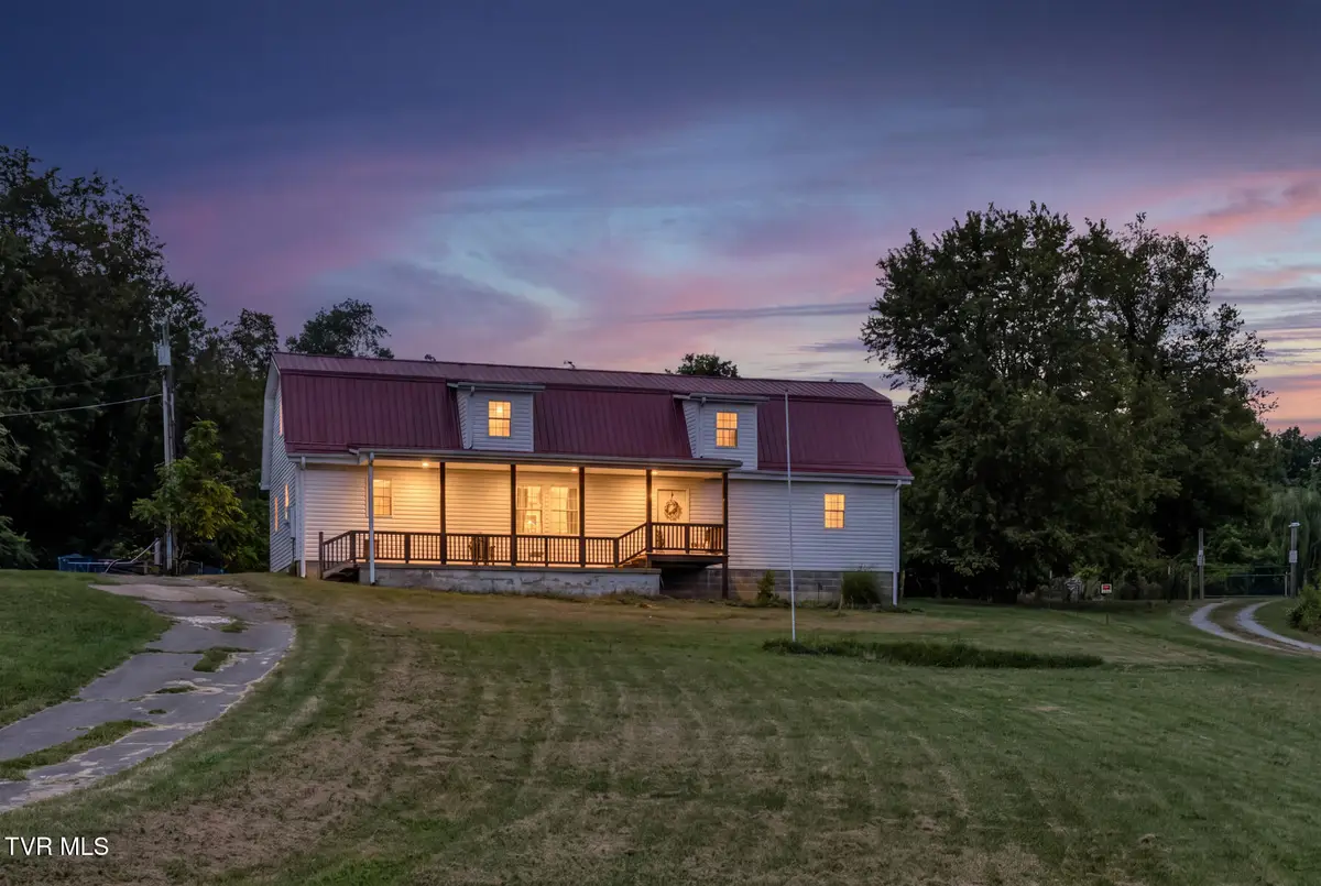 450 Sinking Springs Rd Extension, Bristol, TN 37620 - #1