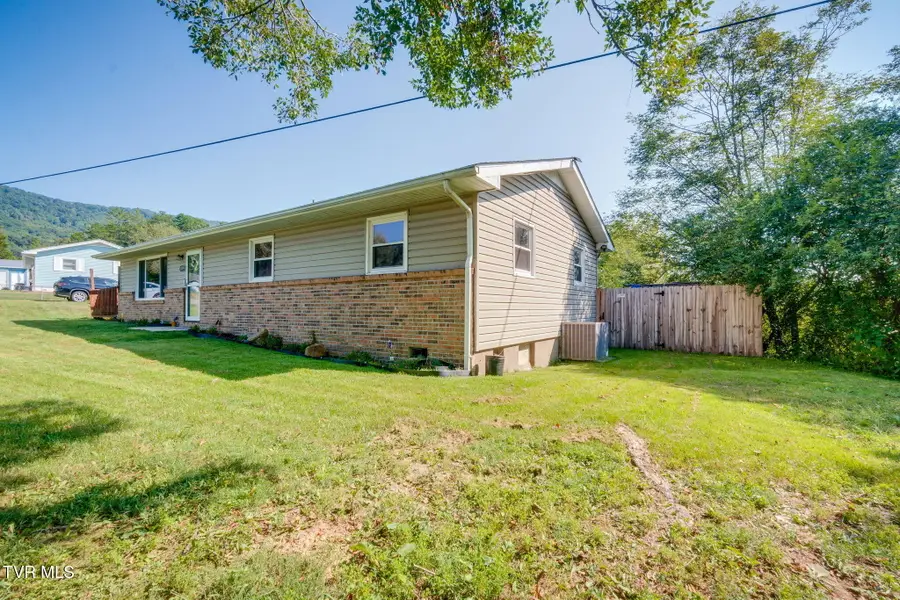 1309 Powell Mountain Road, Duffield, VA 24244 - #3