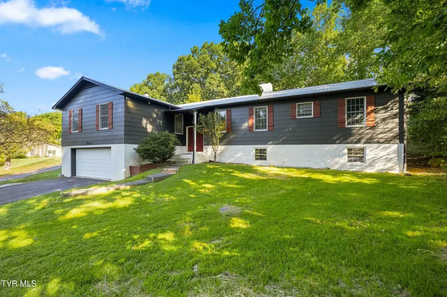 1034 Southeast Circle Drive, Wise, VA 24293 - #2