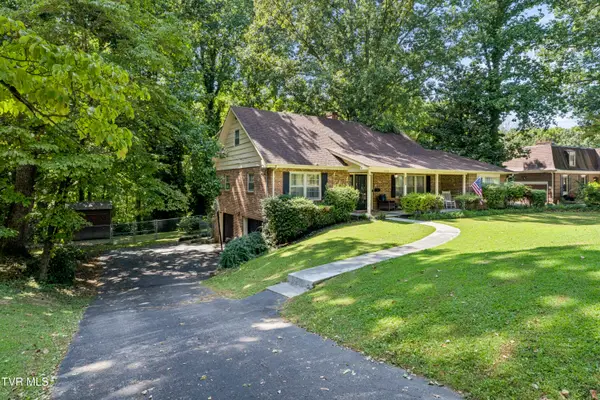 1525 Robin Hood Lane, Johnson City, TN 37604