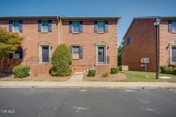 42 Oak Leaf Circle #42, Johnson City, TN 37601