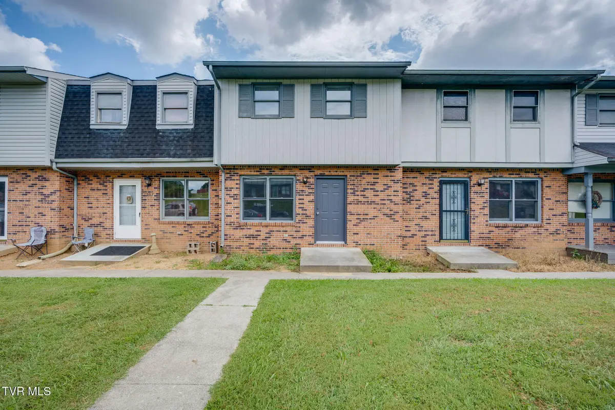 205 Oakcrest Circle #205, Bristol, VA 24201 - #1