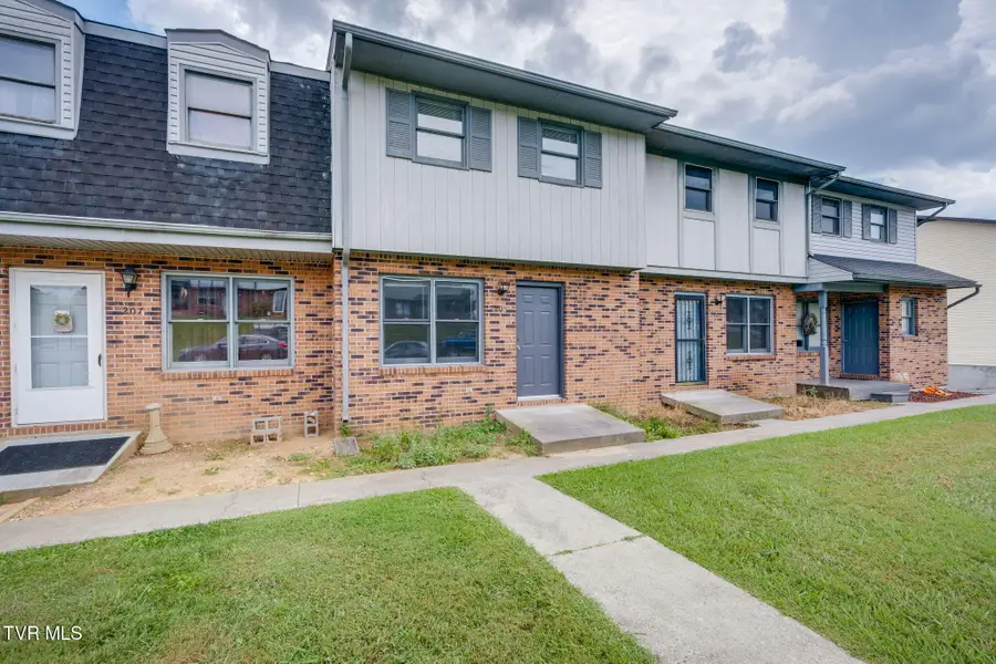 205 Oakcrest Circle #205, Bristol, VA 24201 - #2