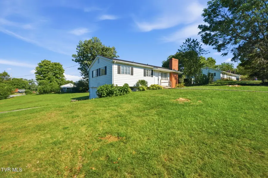 455 Robin Circle, Bristol, VA 24202 - #2