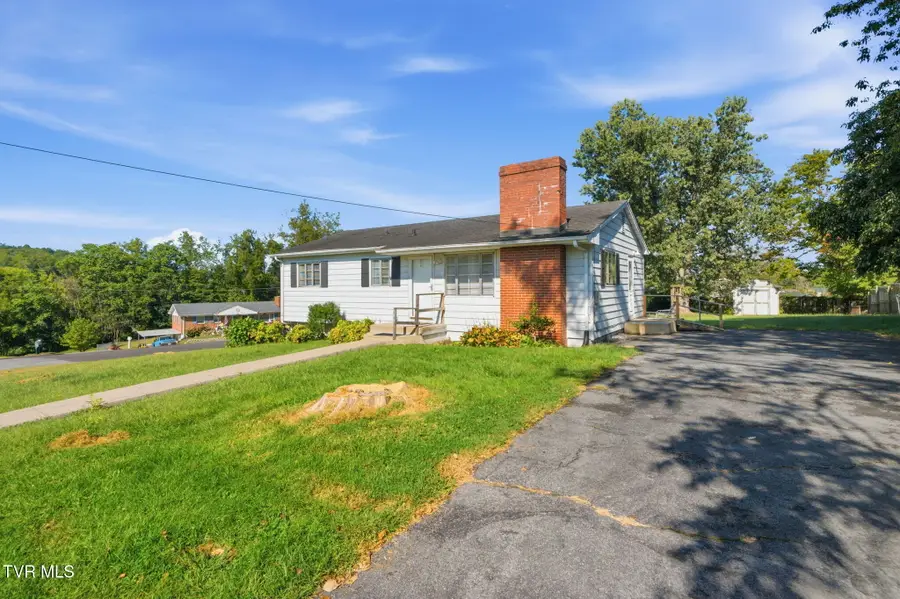 455 Robin Circle, Bristol, VA 24202 - #3