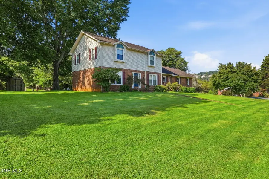 208 Coralwood Drive, Kingsport, TN 37663 - #2