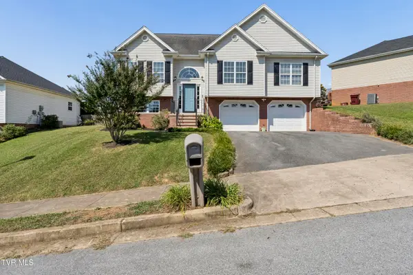 17 Taylor Ridge Court, Johnson City, TN 37601